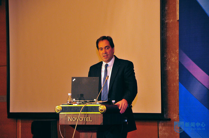 美国西北大学、美国科学院、医学院、工程院和美国艺术与科学院四院院士、美国总统奥巴马政府的科技顾问、Chad A. Mirkin教授在研讨会上致辞